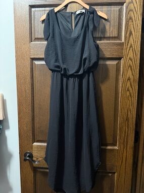 She + Sky Black Sleeveless Tie-Shoulder Midi Dress